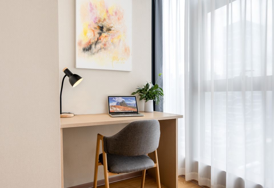 臻選大床房B（智能客控+全景落地窗+小冰箱+乾濕分離）