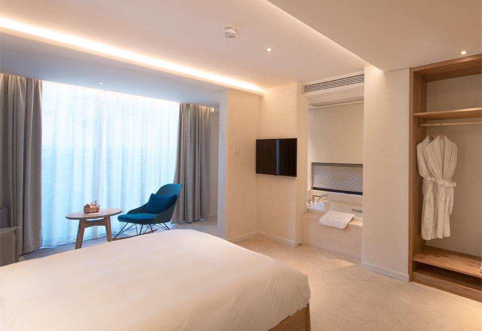 暖暖大床房（智能馬桶+浴缸）