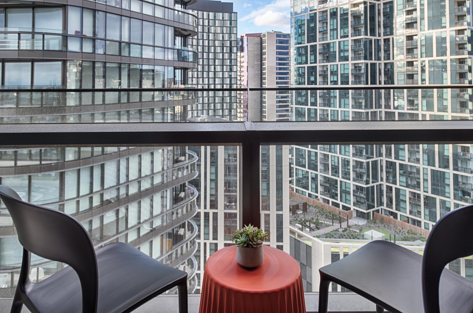 一卧室公寓（带书房）