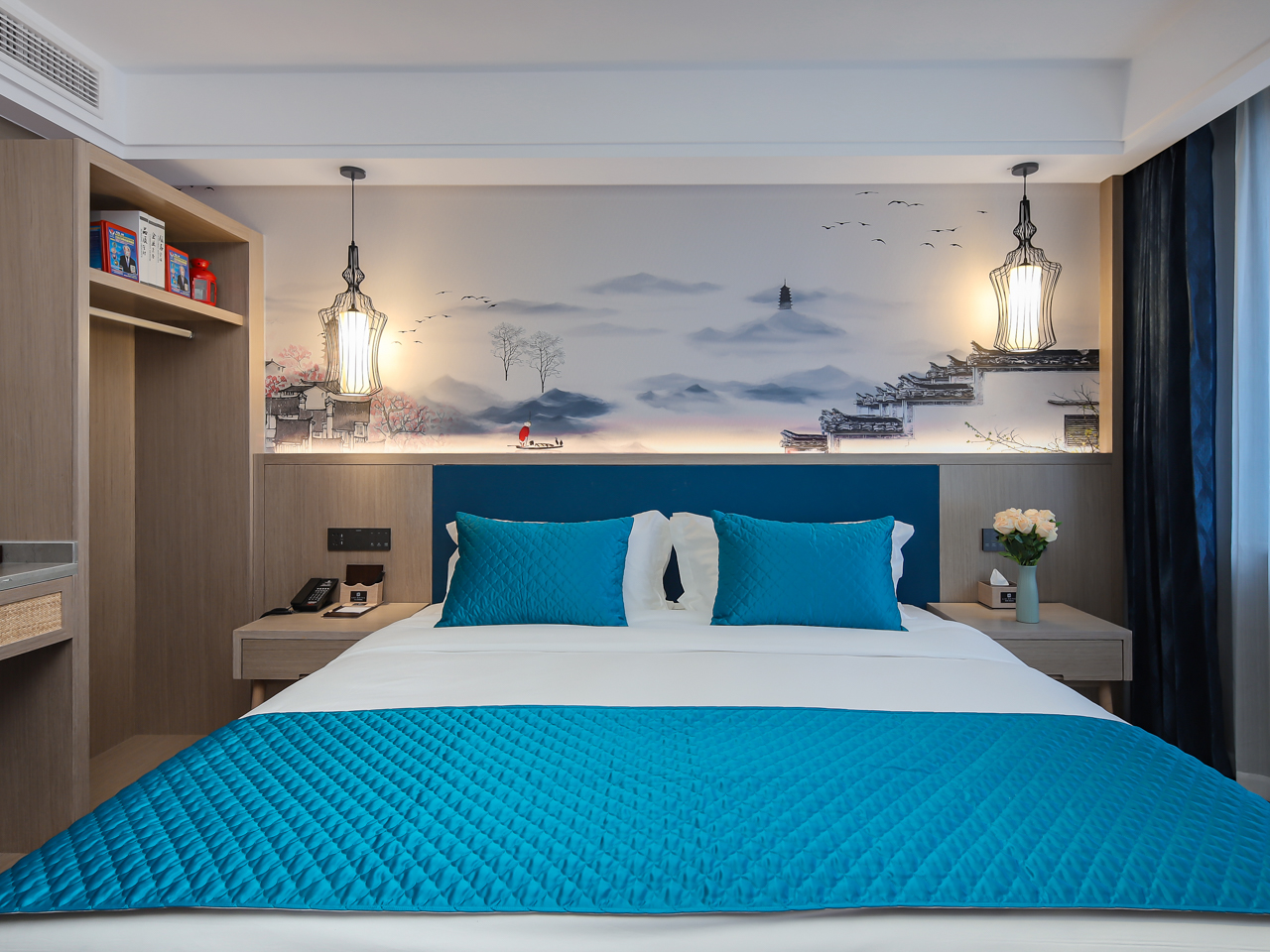 Underwater Squad Parent-Child Room