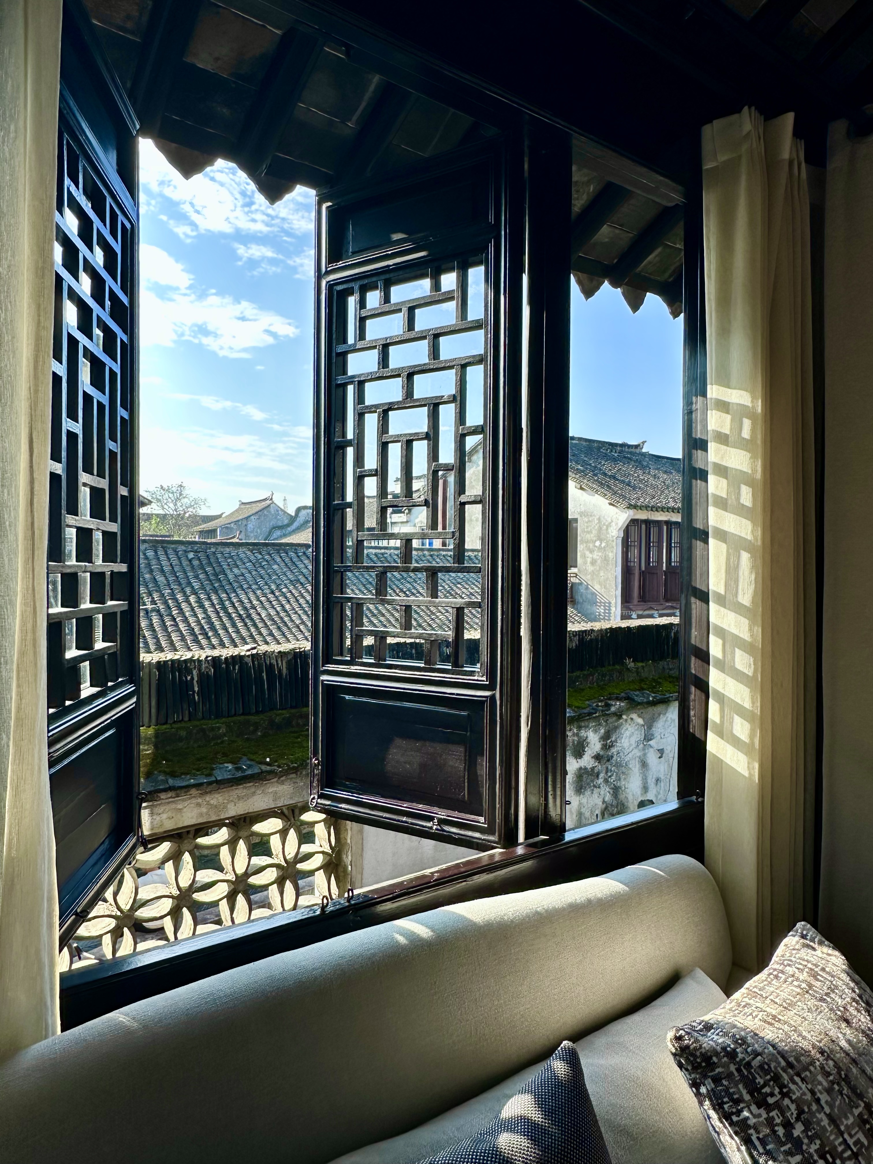 猗兰-豪华大床房