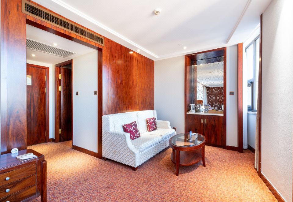 Zhongle Six Star HotelDeluxe Queen Room