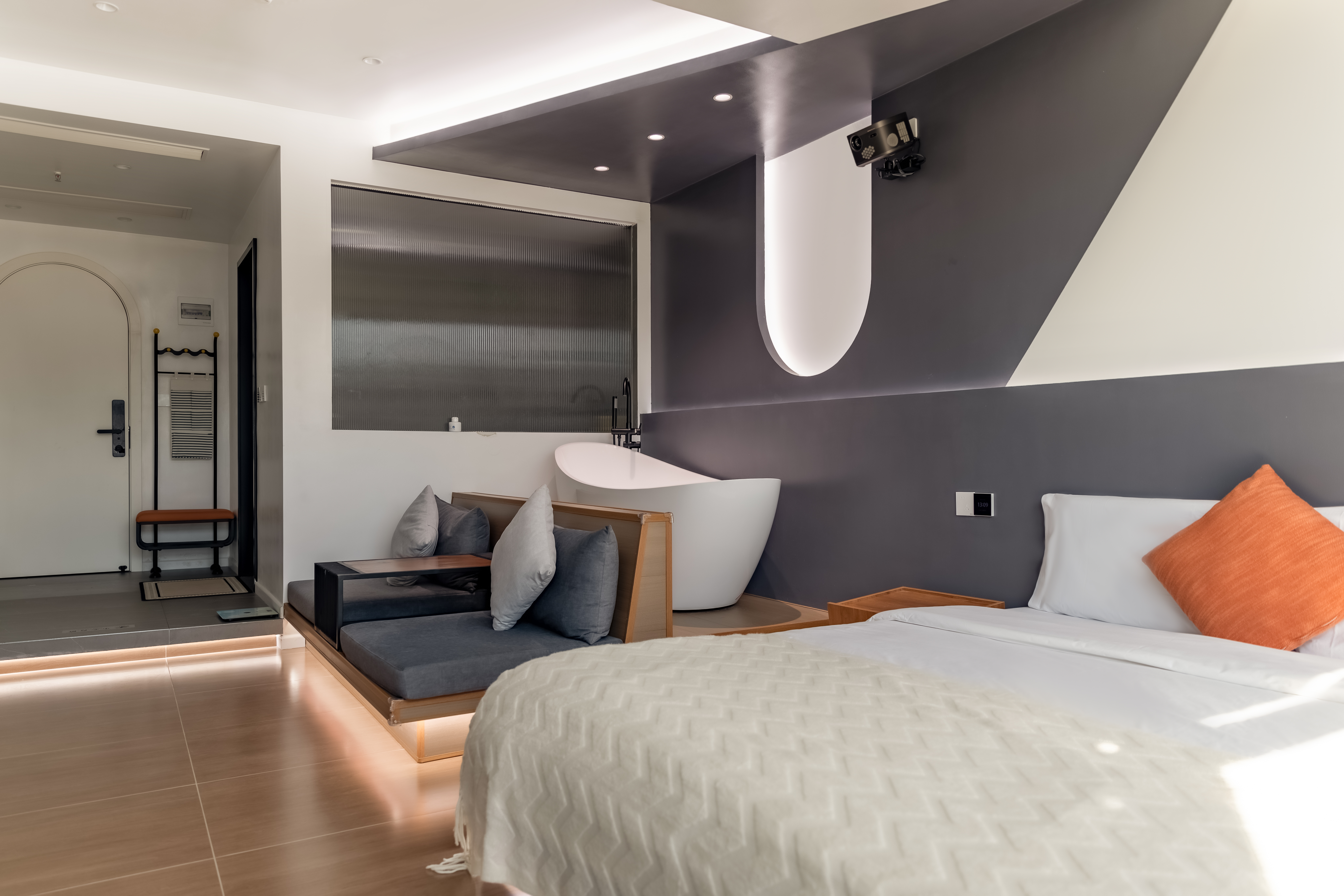 若夢（浴缸·冰箱·洗衣機·沙發·巨幕投影·智能客控）