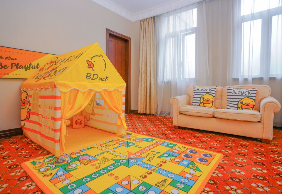 小黄鸭主题亲子房