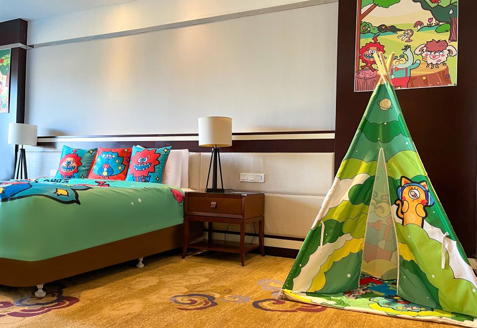 “微笑吧！外星小神獸”親子家庭套房