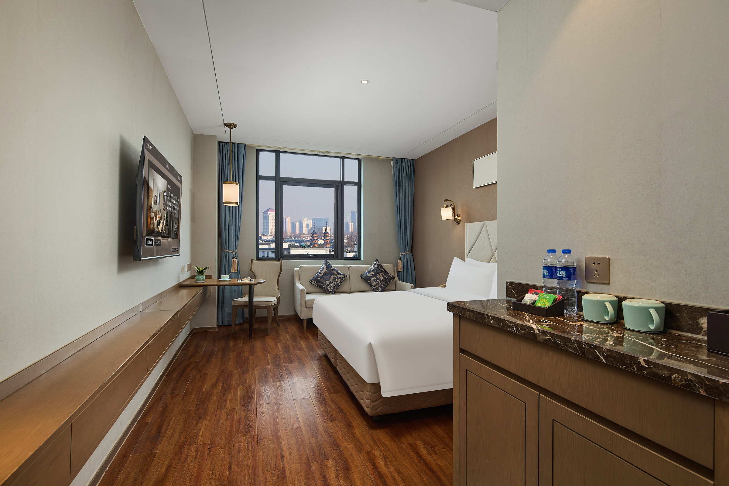 Arula·商务大床房（可投屏液晶电视）