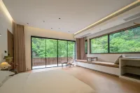 Hillside Courtyard Guesthouse