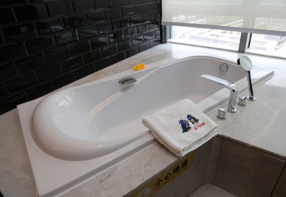 奧特曼親子主題雙床房