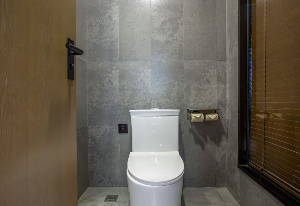 麗豪大床房（手機投屏+小冰箱）