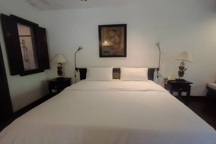 ห้องดีลักซ์ เตียงใหญ่ 1 เตียง