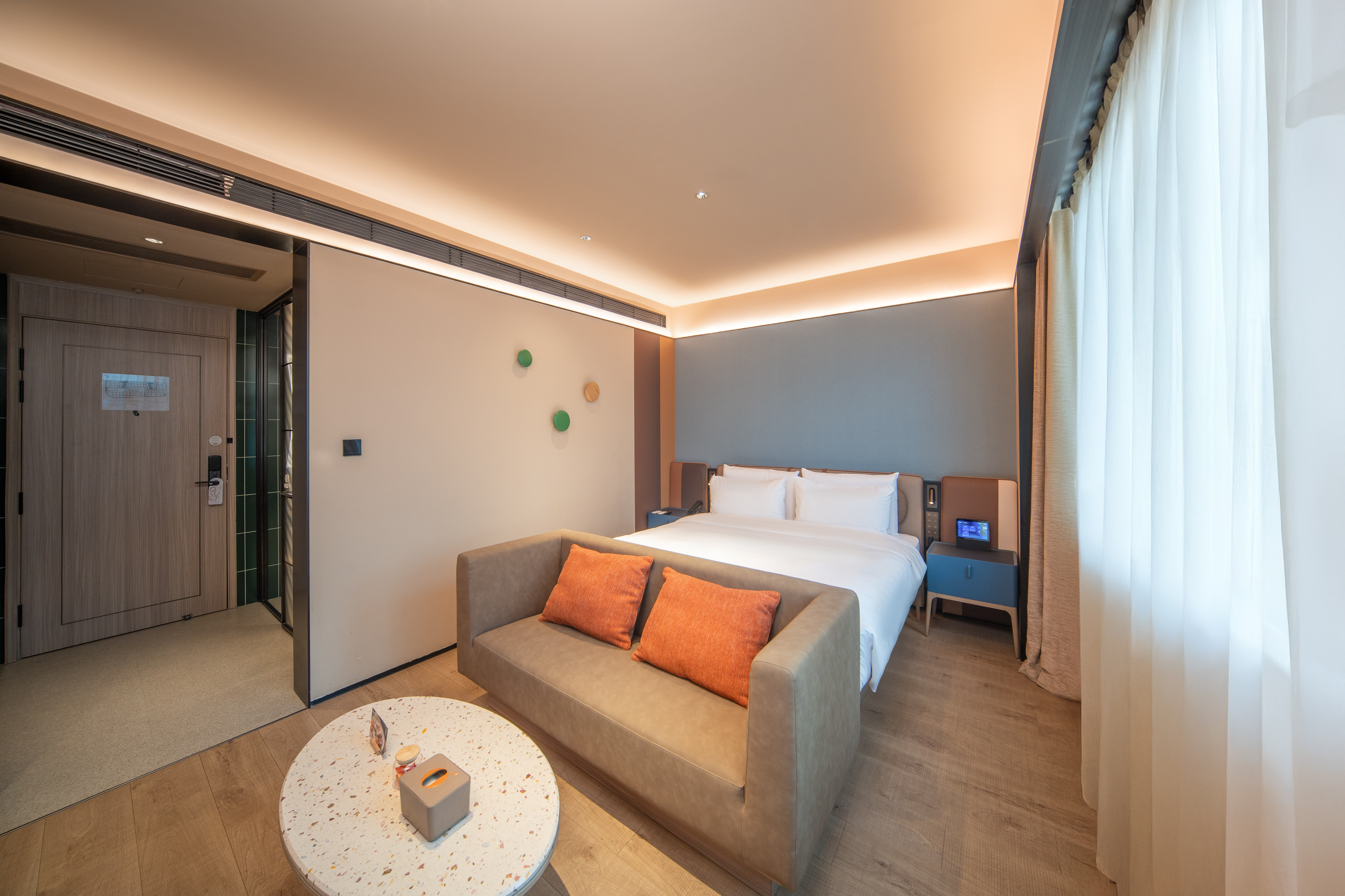 豪华大床房（智能客控+冰箱+智能马桶＋65寸电视）