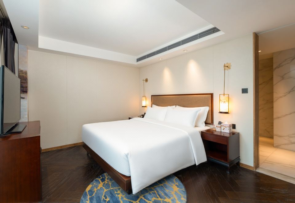 水舞·江景阳台套房（180°江景观景阳台+高奢洗护品）