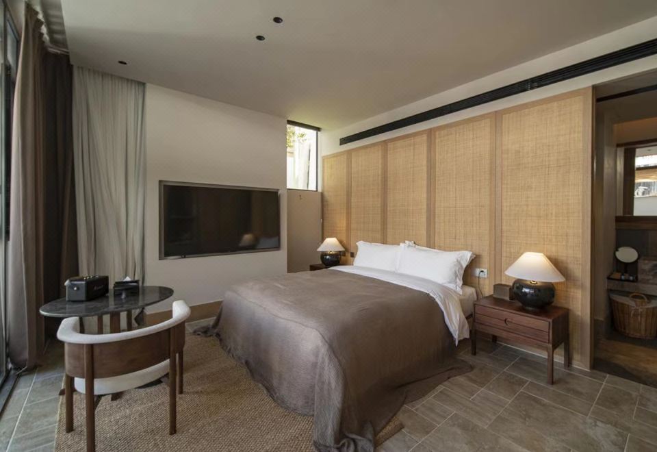 柏露泡池大床房