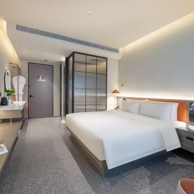 攬月·蒼景大床房（65寸高清電視+電動窗簾+超大冰箱） 安渡飯店（蘇州觀前街七里山塘店）優惠