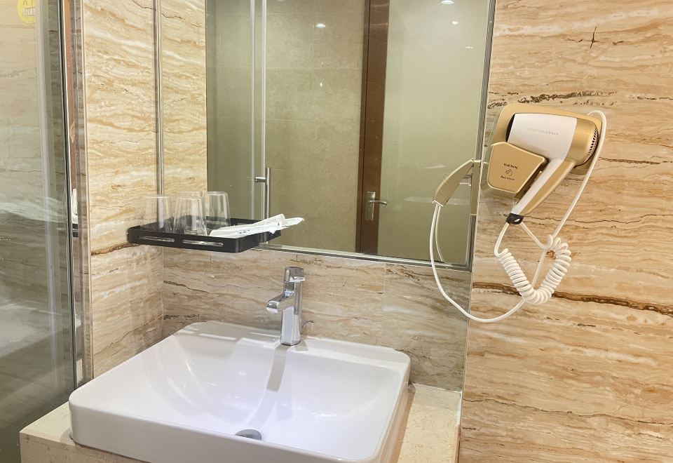 Yunshangju Theme ApartmentModern Deluxe Room (Balcony)