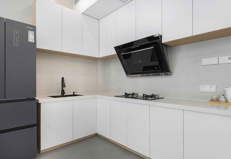 Featured Family Friendly Smart Suite - 1-Bedroom, Creek-View (2 Beds) (1 Living Room, Balcony, Kitchen, Fridge)