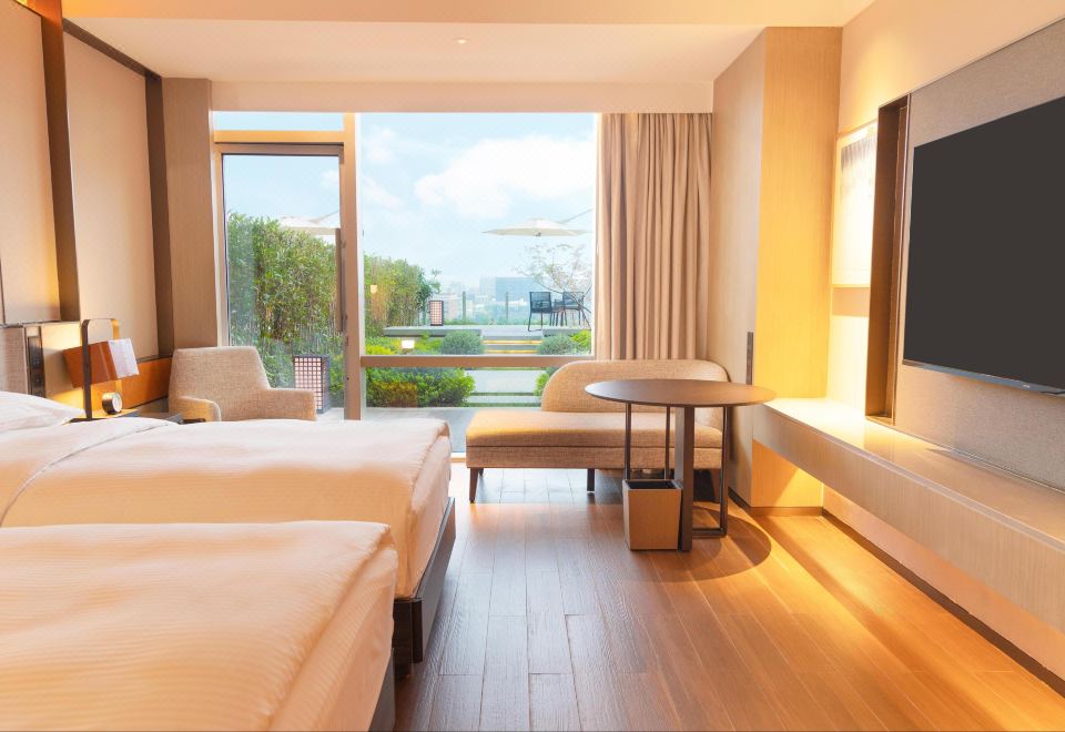 Hyatt Regency Shanghai SongjiangGarden Room - Lake-View (2 beds)