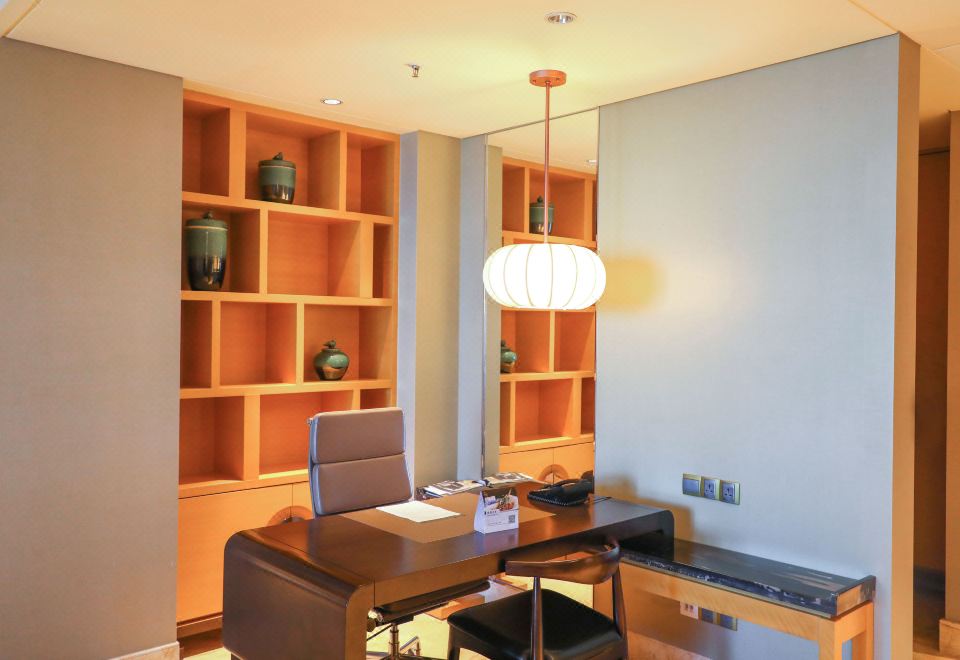 豪华海景套房丨观琼州海峡·浪涌云舒