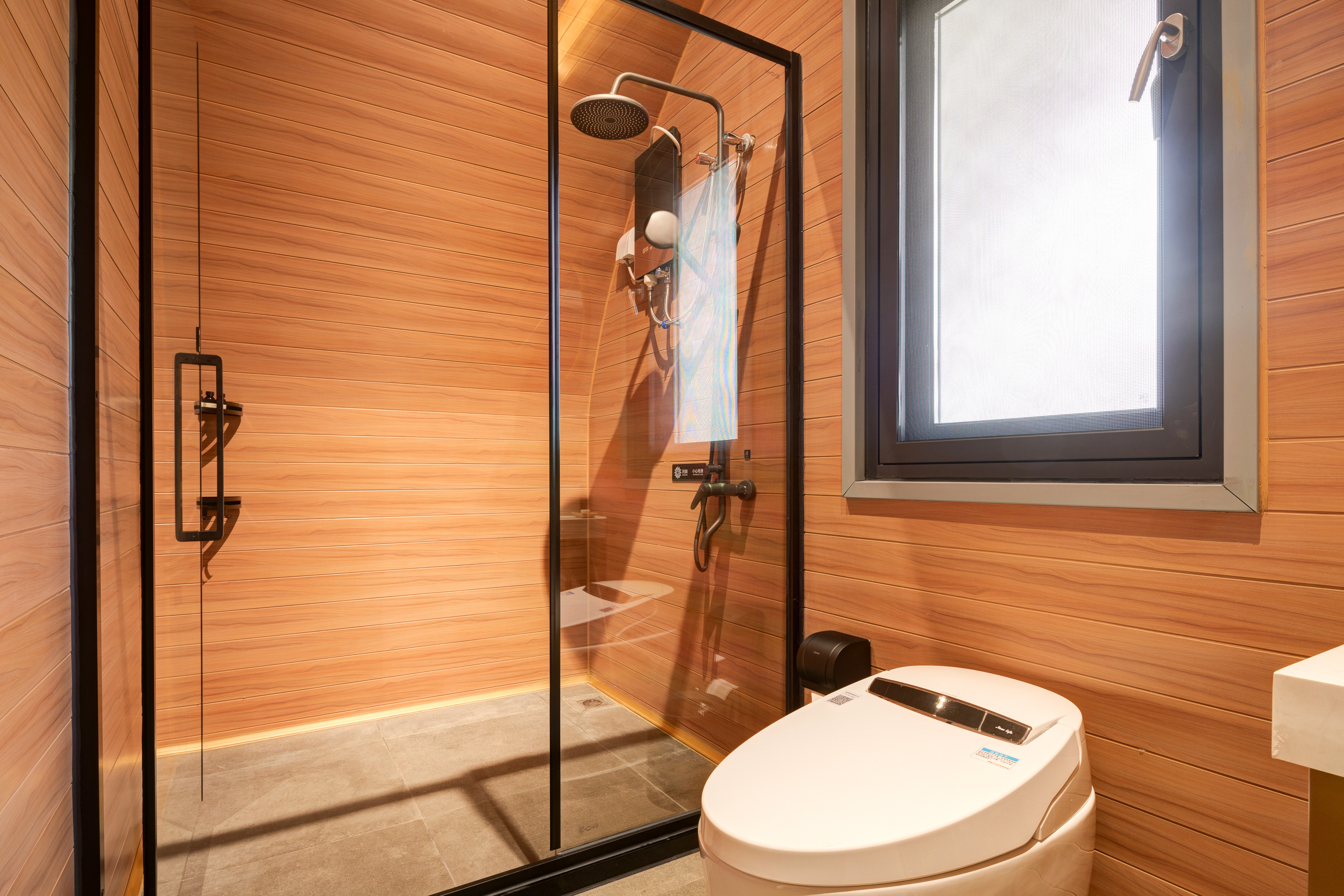 远山家庭大床房+小童玩具+智能系统