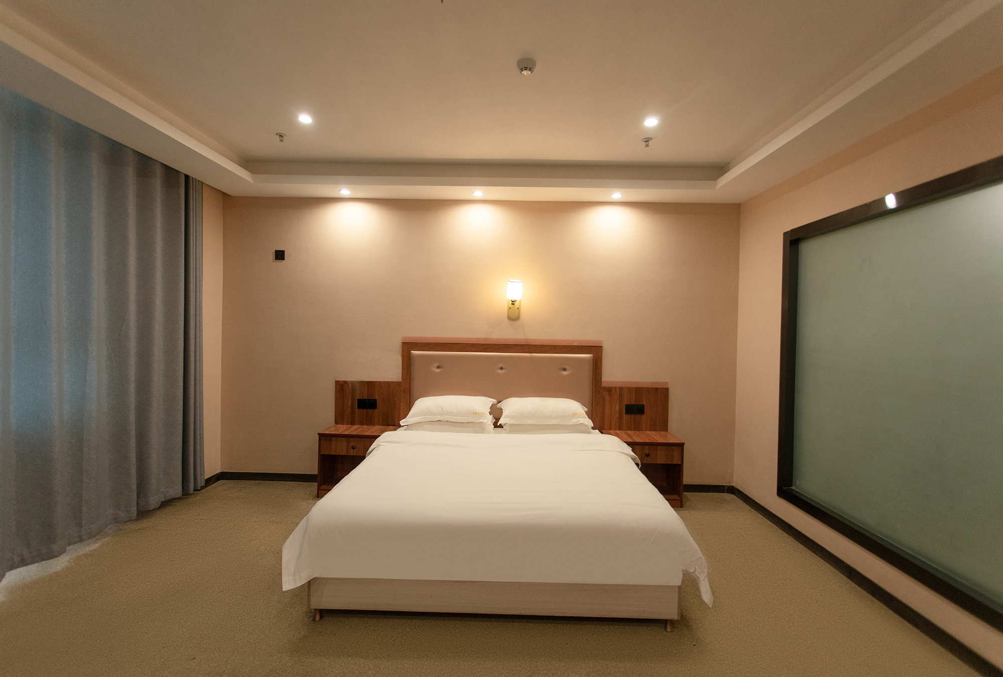 豪华中式大床房（舒适床品+超大空间）