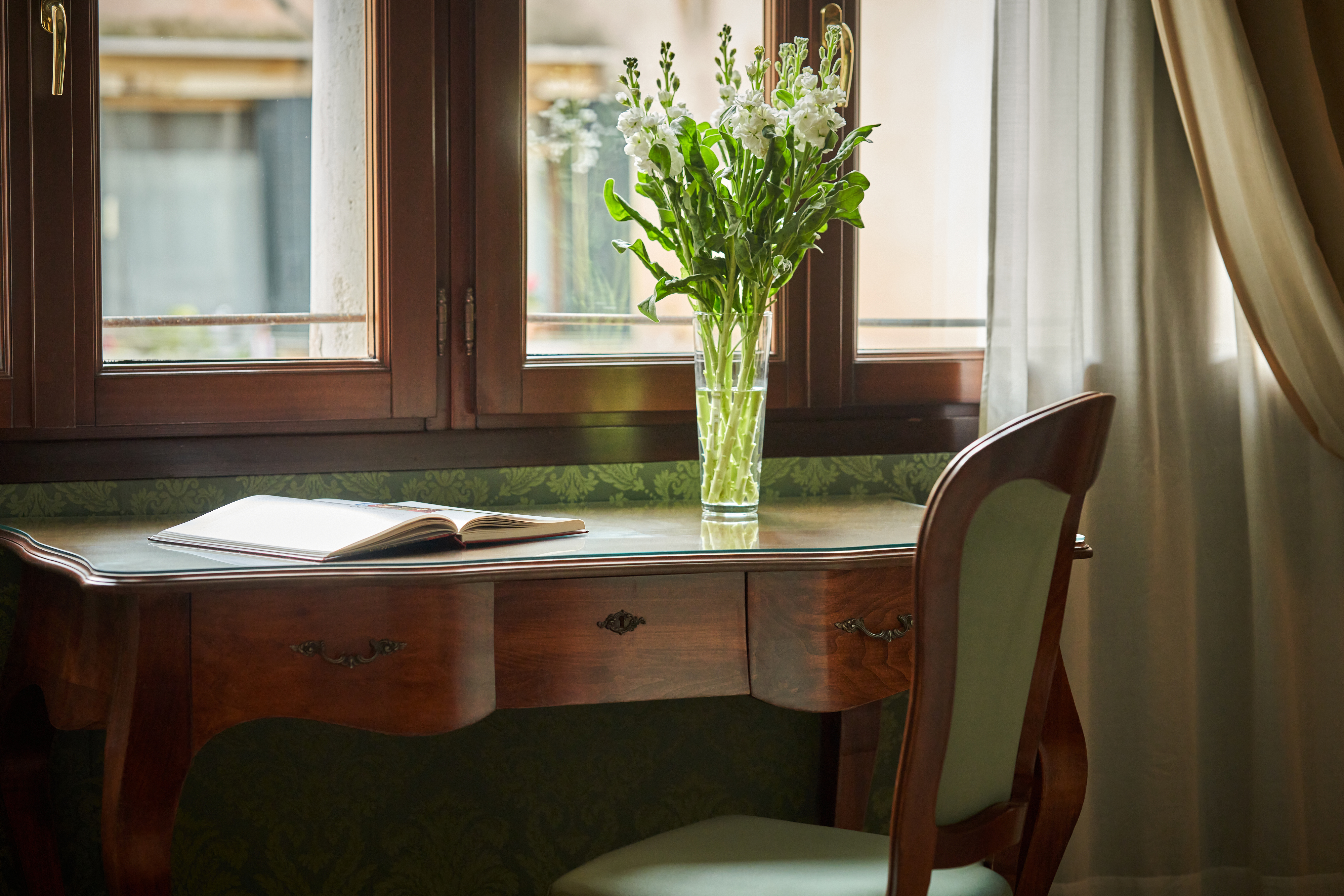 景观双人床套房带梳化床