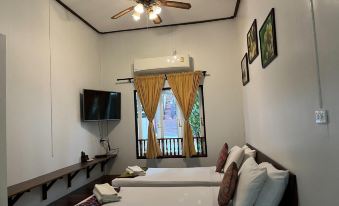 Thanicha Resort Amphawa - Housity