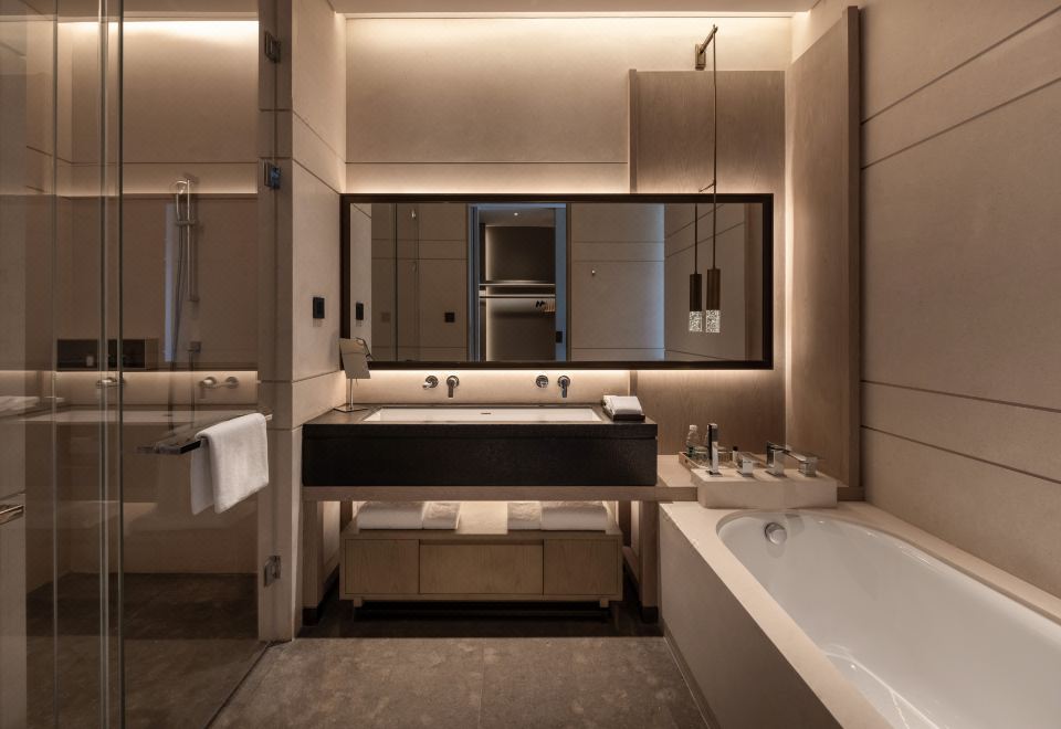 经典奥特曼主题湖景亲子房