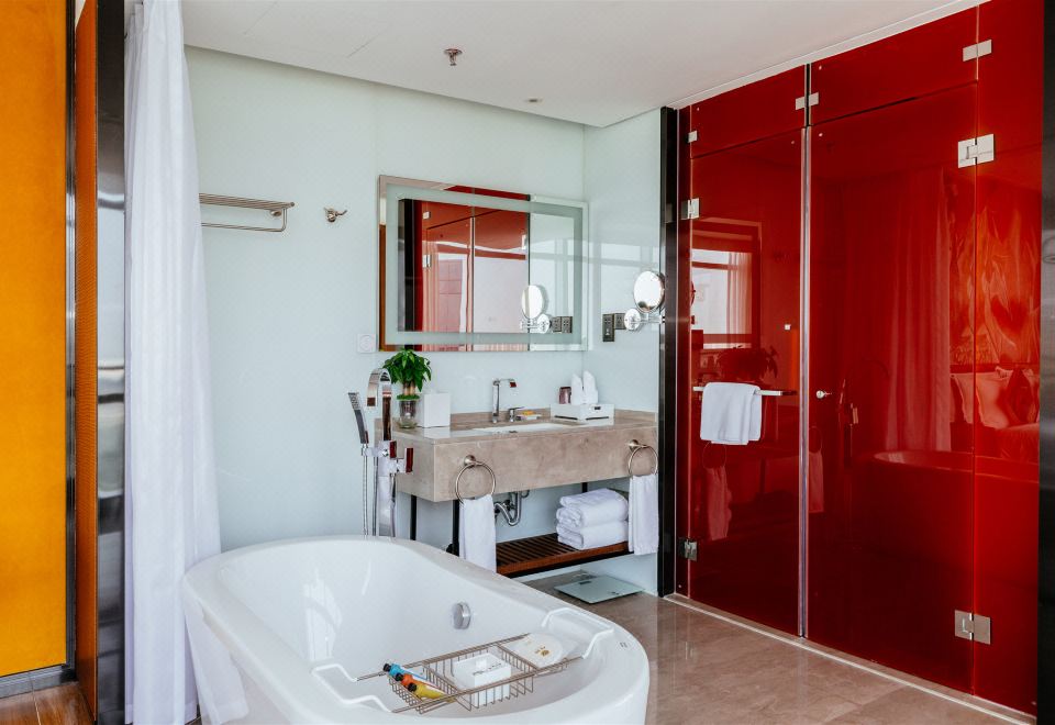 270°落地窗豪华湖景套房