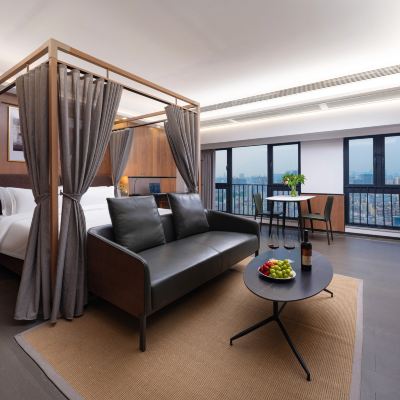 180°城市全景行政套房（智能客控+浴缸+電視可投屏） 深圳科創飯店（南山南油時裝批發中心店）優惠