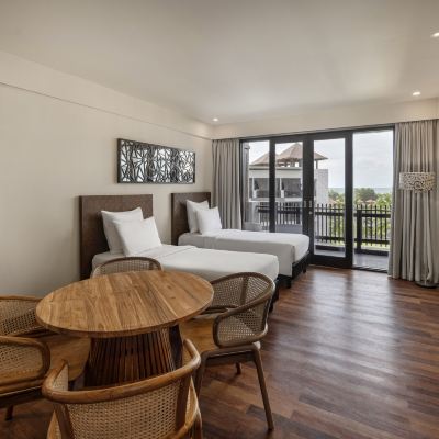 小型家庭套房，1特大床和2單人床，園景 峇里島勒吉安海灘鉑爾曼酒店優惠