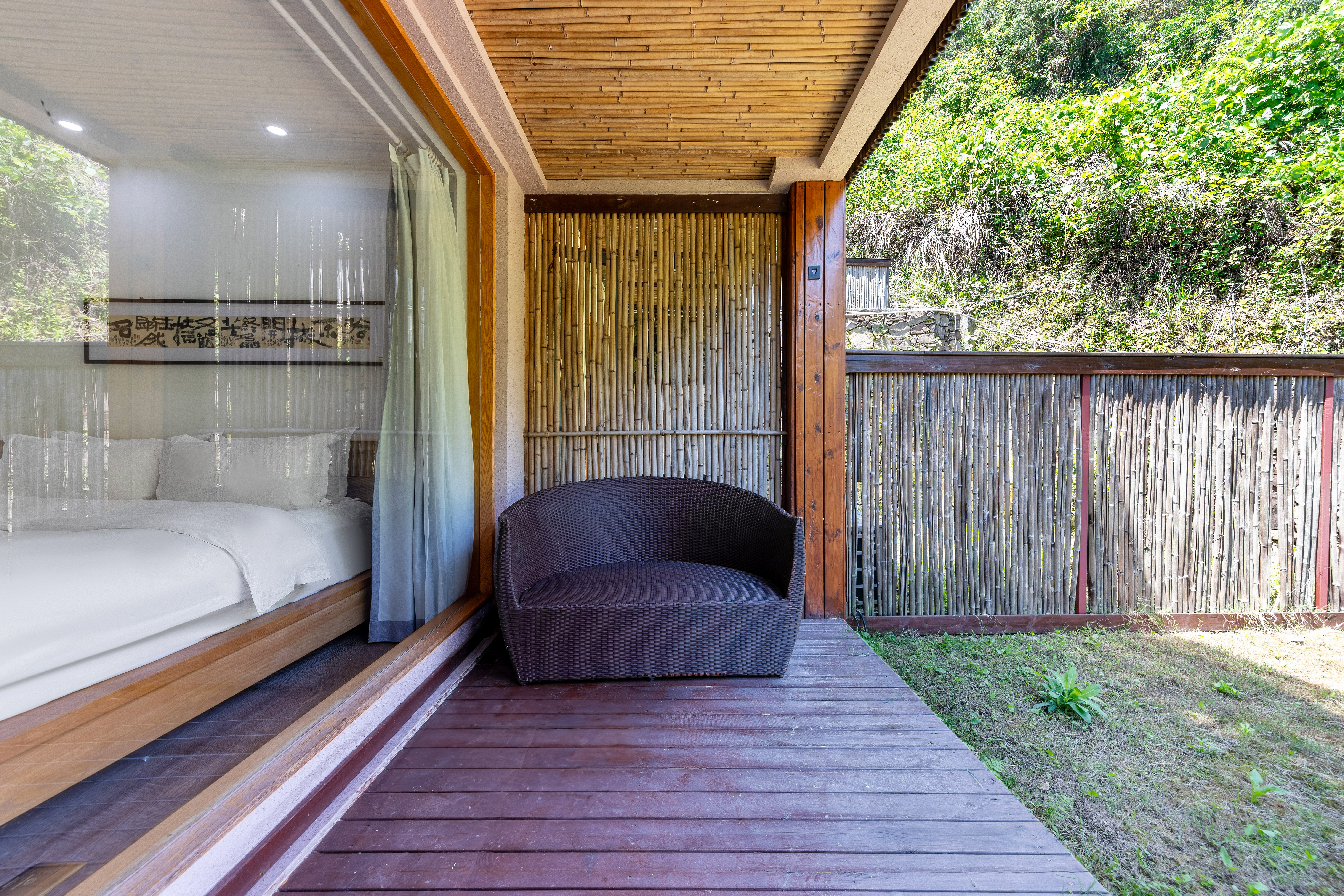 伴山·峡谷羣峯豪华套房「遥望山景+舒适好眠+私人浴缸」