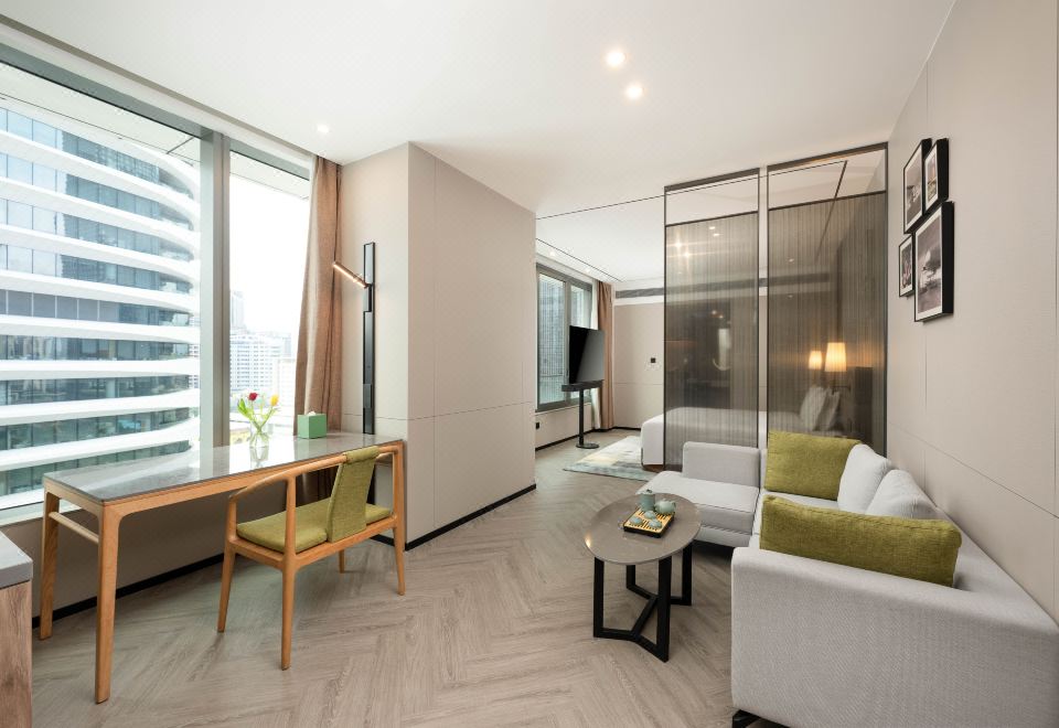 开放式套房（开放式客厅+超大落地窗开阔景观）