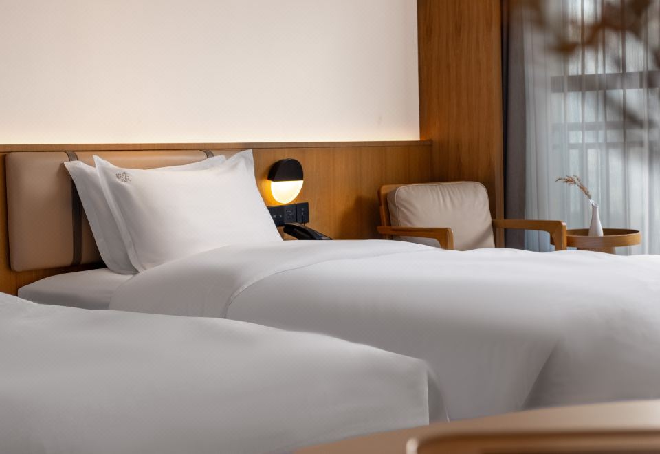 FUZHOU ROYAL HOT SPRING HOTEL & RESORTYusu Scenic View Balcony Twin Room