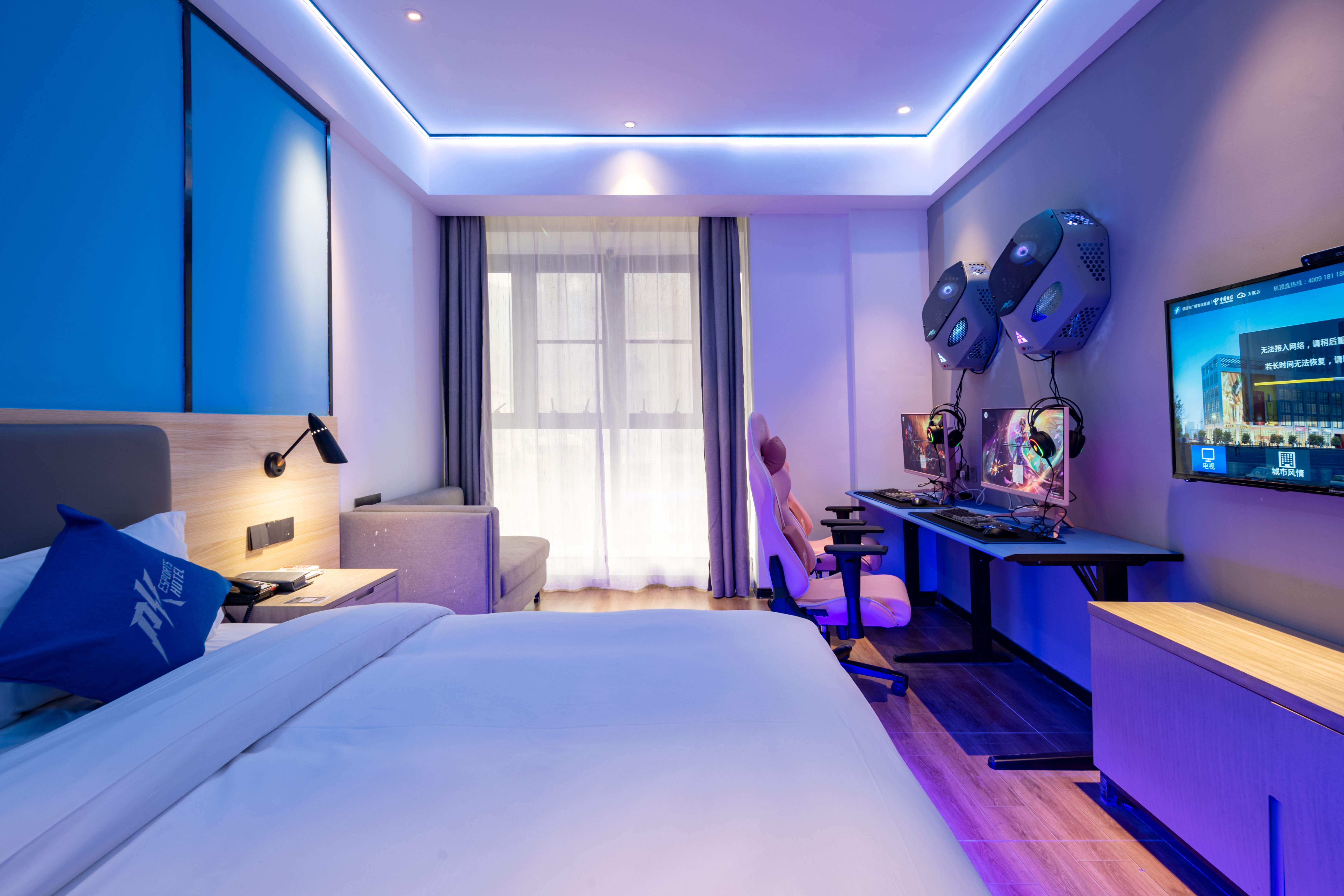 奢華電競大床房[RTX3080Ti+32G+i5-12490+27寸2K+M2-240G網吧特權]