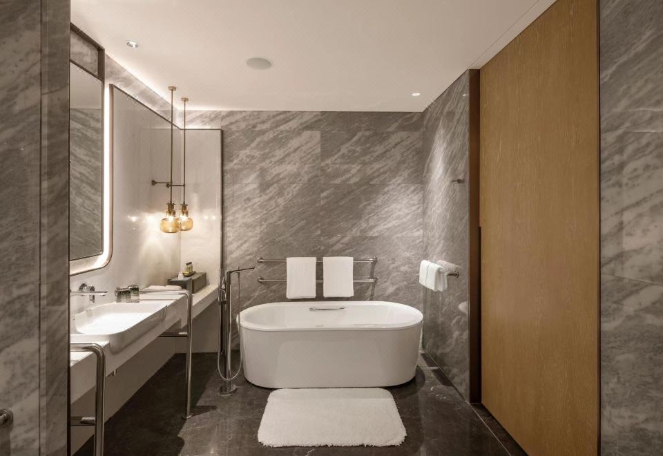 Qingdao Haitian HotelFamily Suite (1 Double Bed, 1 Standard Bed)