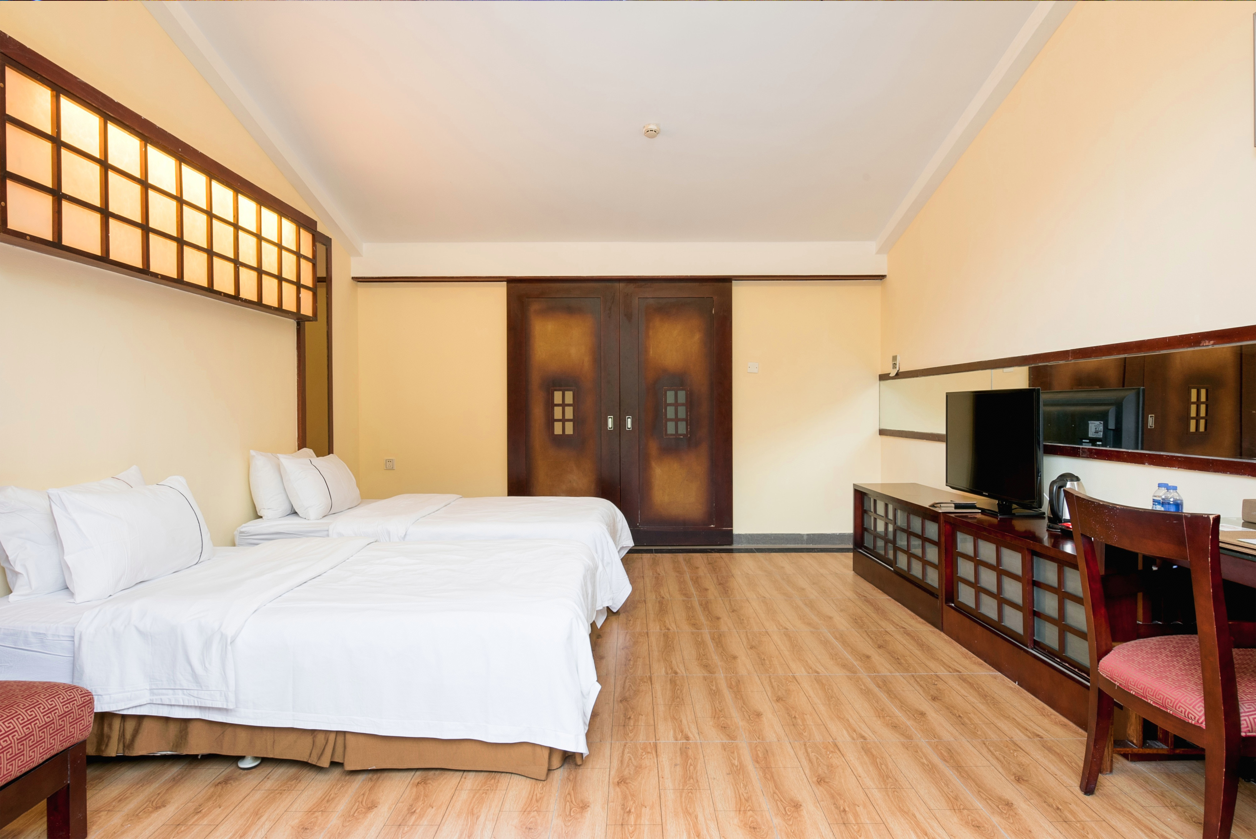 亲水别墅花园复式房|客房直达泳池|独立温泉池