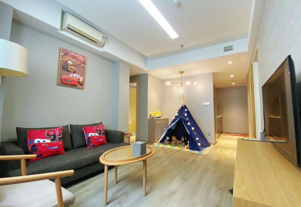 尊享双卧汽车超人亲子房（可做饭+带浴缸）