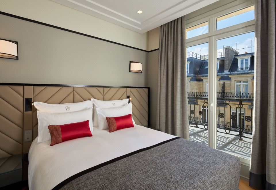 Fraser Suites le Claridge Champs-ElyséesOne Bedroom Premier Suite