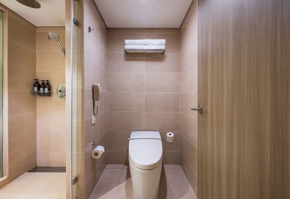 标准大床房（智能客控+金可儿床垫+迷你冰箱）