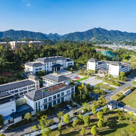 Wuning Yinghu Resort