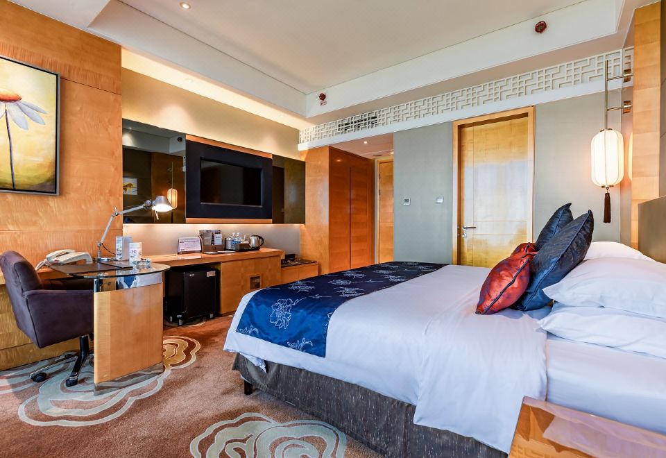 Felton Grand Hotel Hotel Chengdu Featured Deluxe Room (Double Bed)