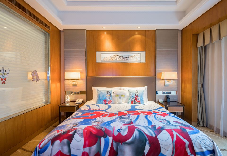 奥特曼豪华长城景观大床房