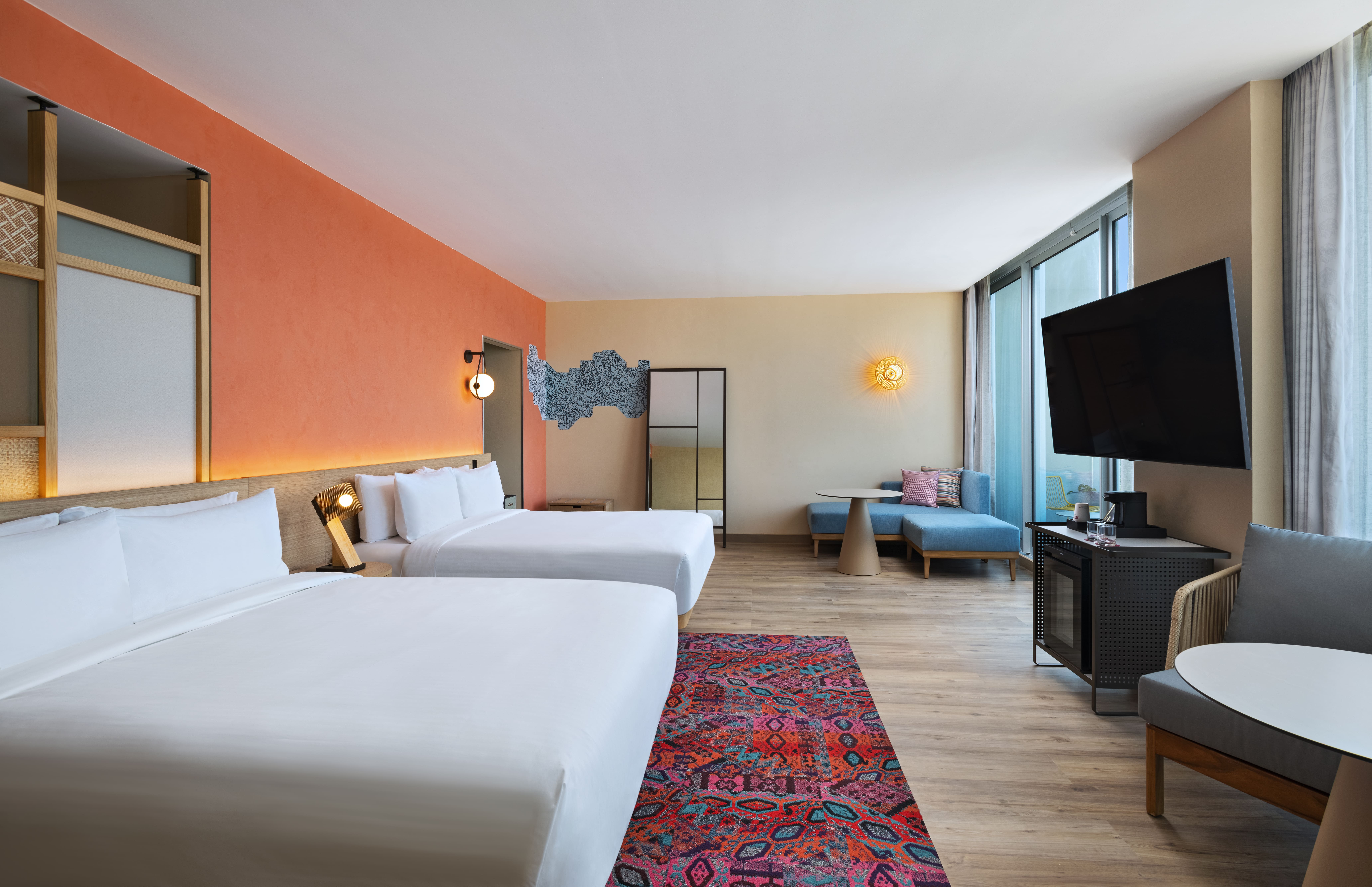 机灵，套房，2张大床，阳台