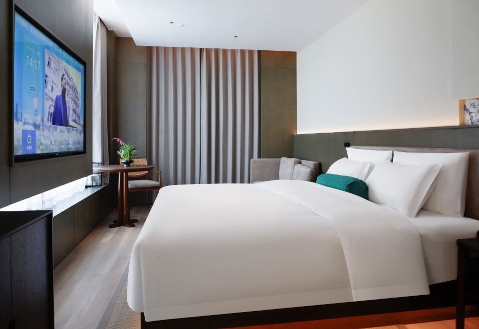 初山高級大床房（全屋客控|德國高儀衞浴|深泡浴缸）