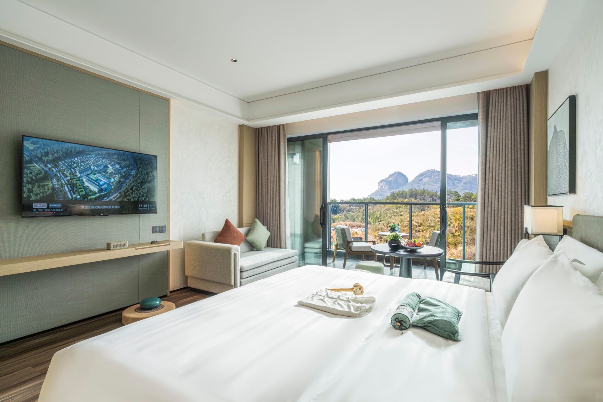 Superior King Bed Room With Mountain View