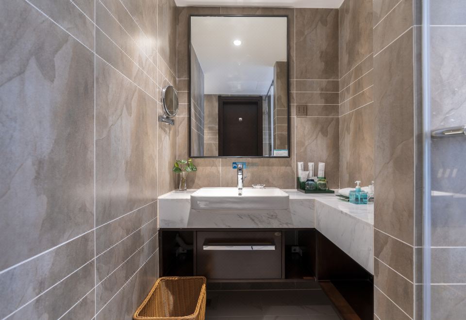 棲賢商務大床房（小冰箱+詩意空間+多款枕頭）