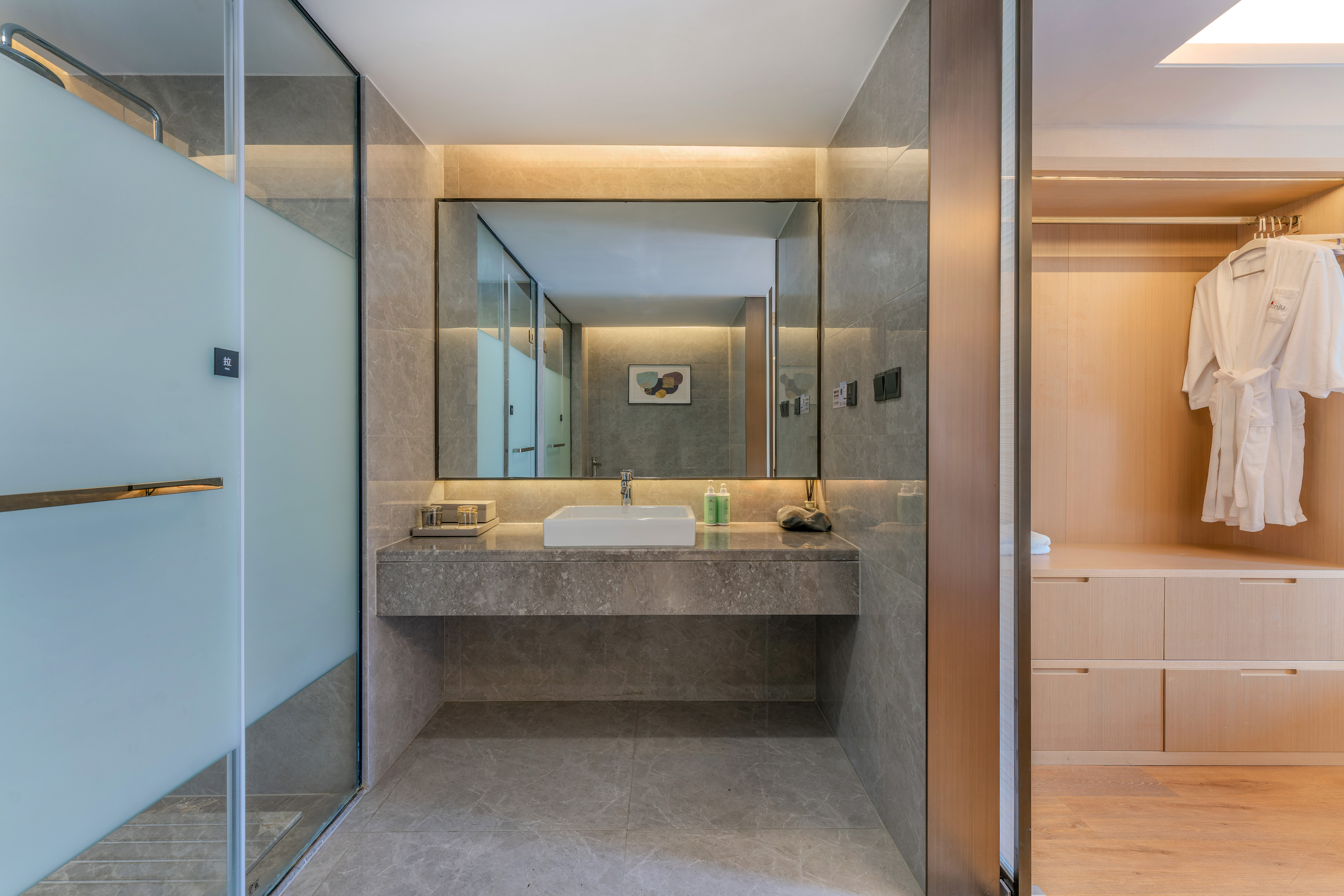 曼享行政套房（独立客厅+露台）