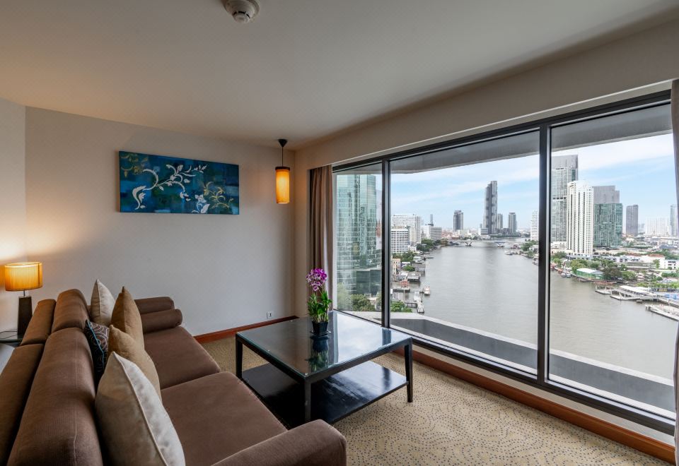 Royal Orchid Sheraton Hotel & TowersExecutive Suite with riverview