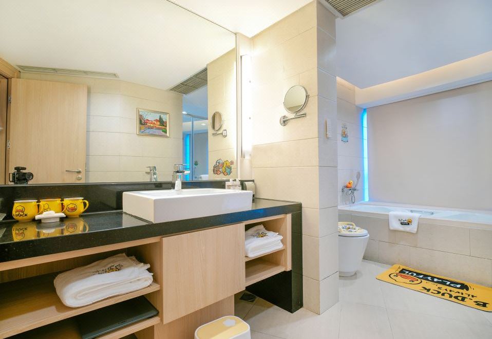 Holiday Inn Qingdao City CentreHoliday Family Friendly Deluxe Room