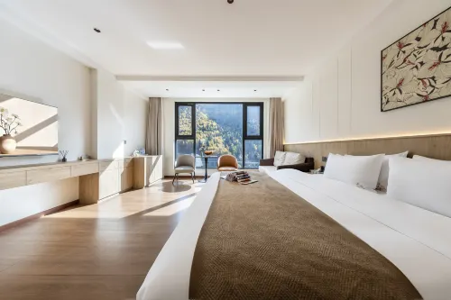 Mid-mountain Hotel